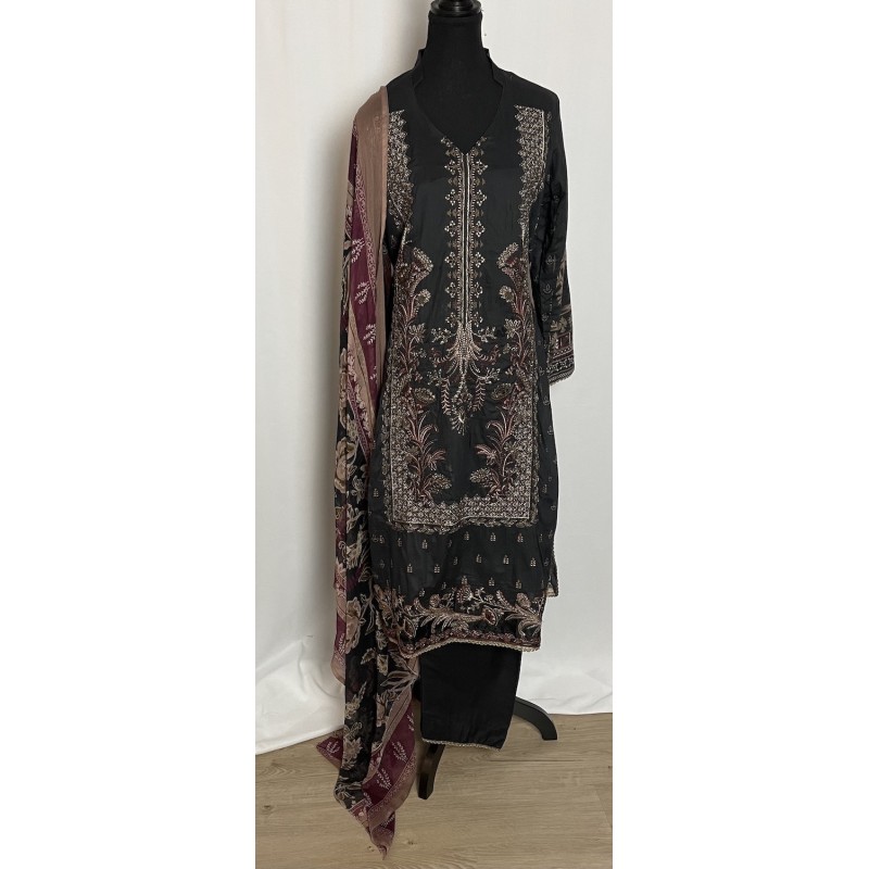 3pcs Salwar Kameez SIZE 46 (BC90A) 3pcs Salwar Kameez SIZE 46 (BC90A)