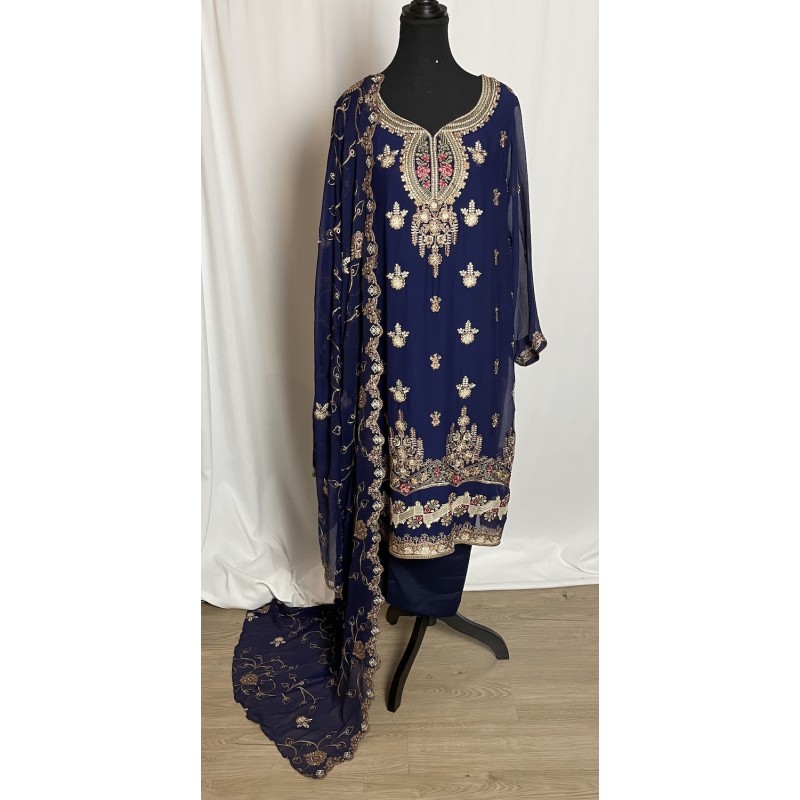 3pcs Salwar Kameez SIZE 48 (BC98A) 3pcs Salwar Kameez SIZE 48 (BC98A)