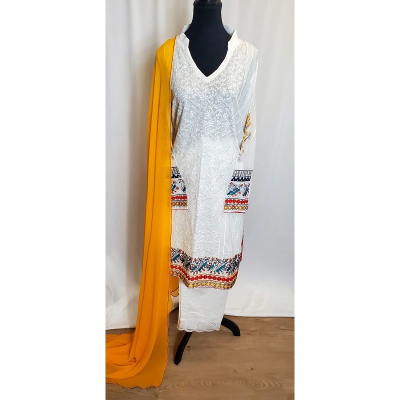 3pcs Salwar Kameez SIZE 52 (CA21A) 3pcs Salwar Kameez SIZE 52 (CA21A)